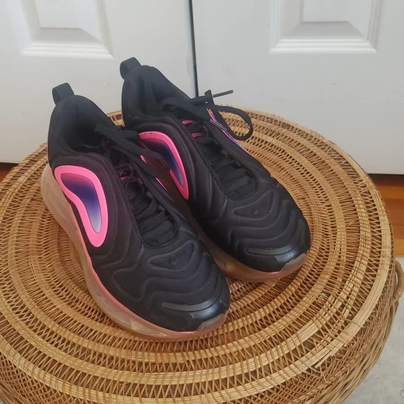 Nike Youth Airmax 720 Pink And Black Rise Athletic Sneakers - Picture 2 of 10